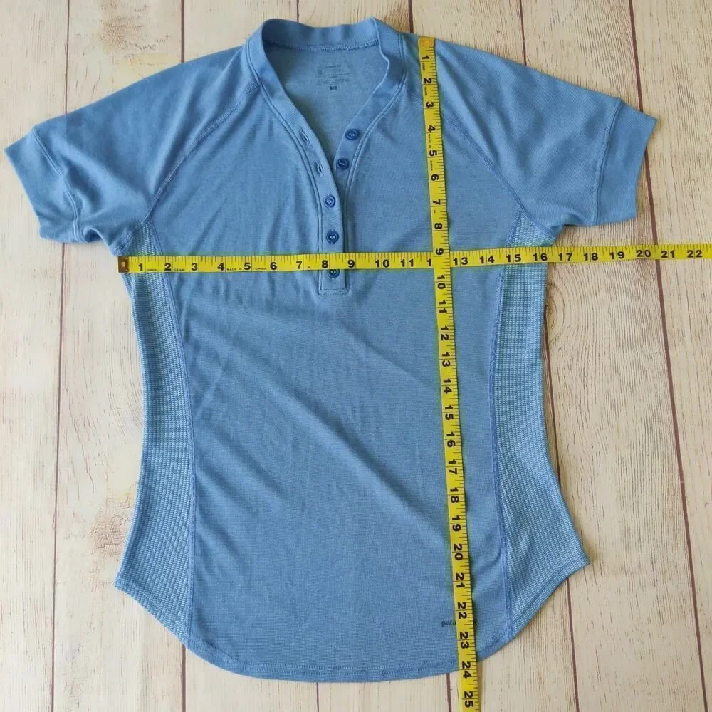 Patagonia blue waffle knit henley short sleeve shirt sz M